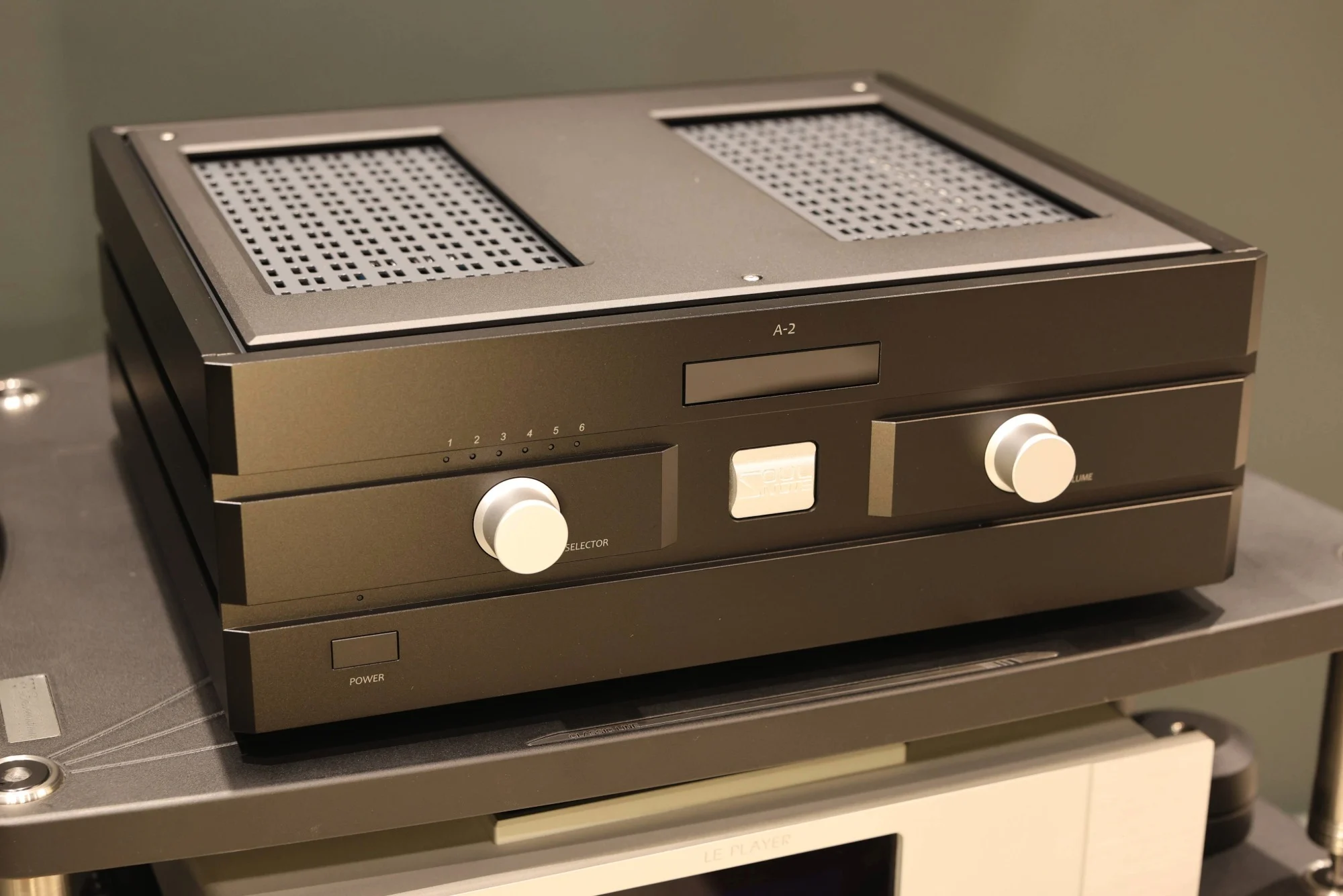 The Soulnote A-2 ver2 as part of a larger setup.