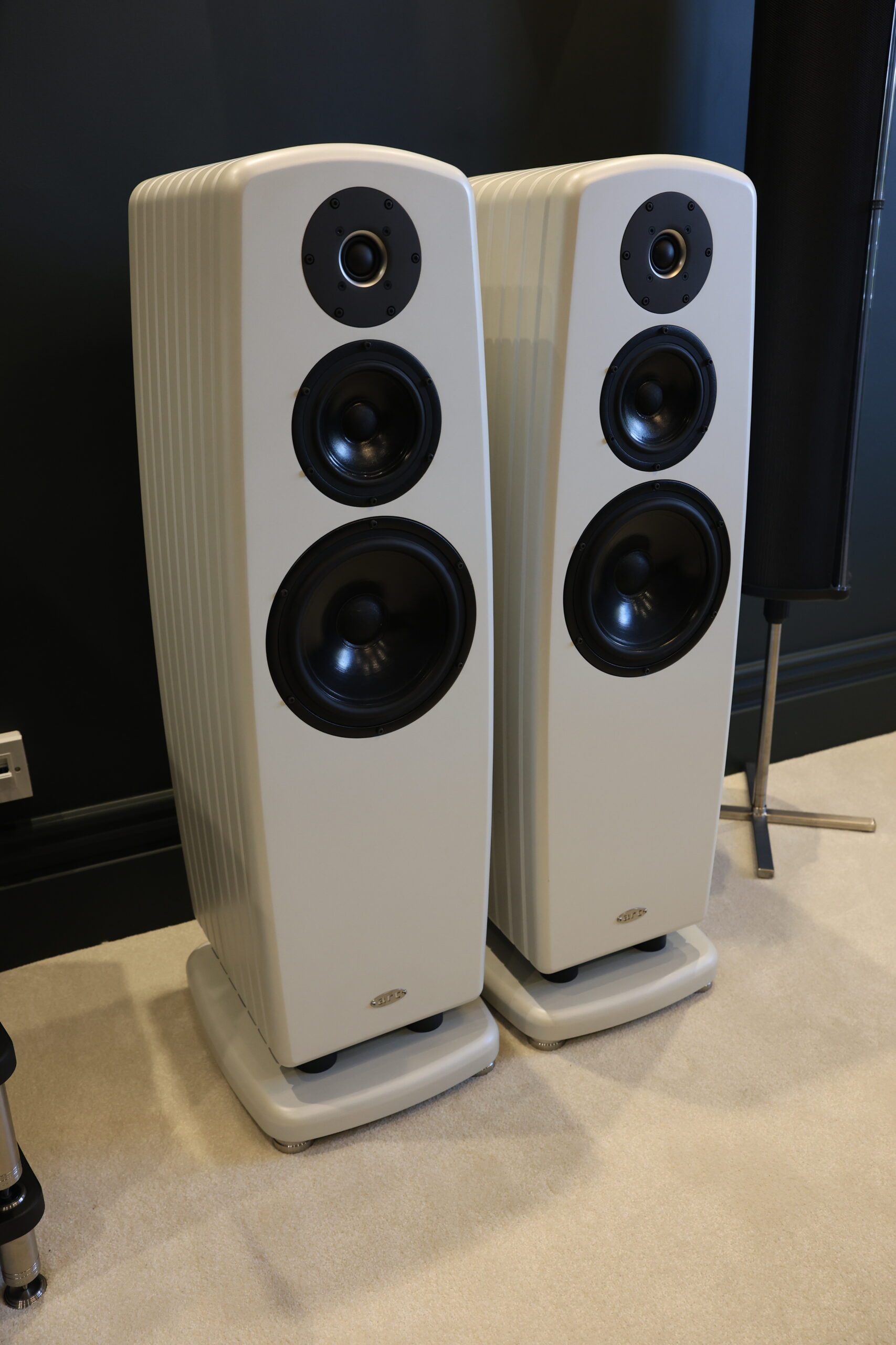 Art Nouveau 8 Loudspeakers @ Audio Therapy