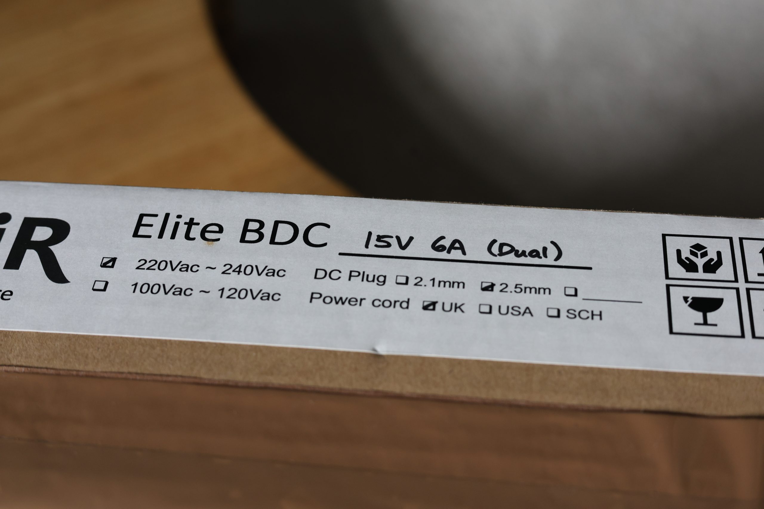 Plixir Elite BDC 15V Dual Output Power Supply @ Audio Therapy
