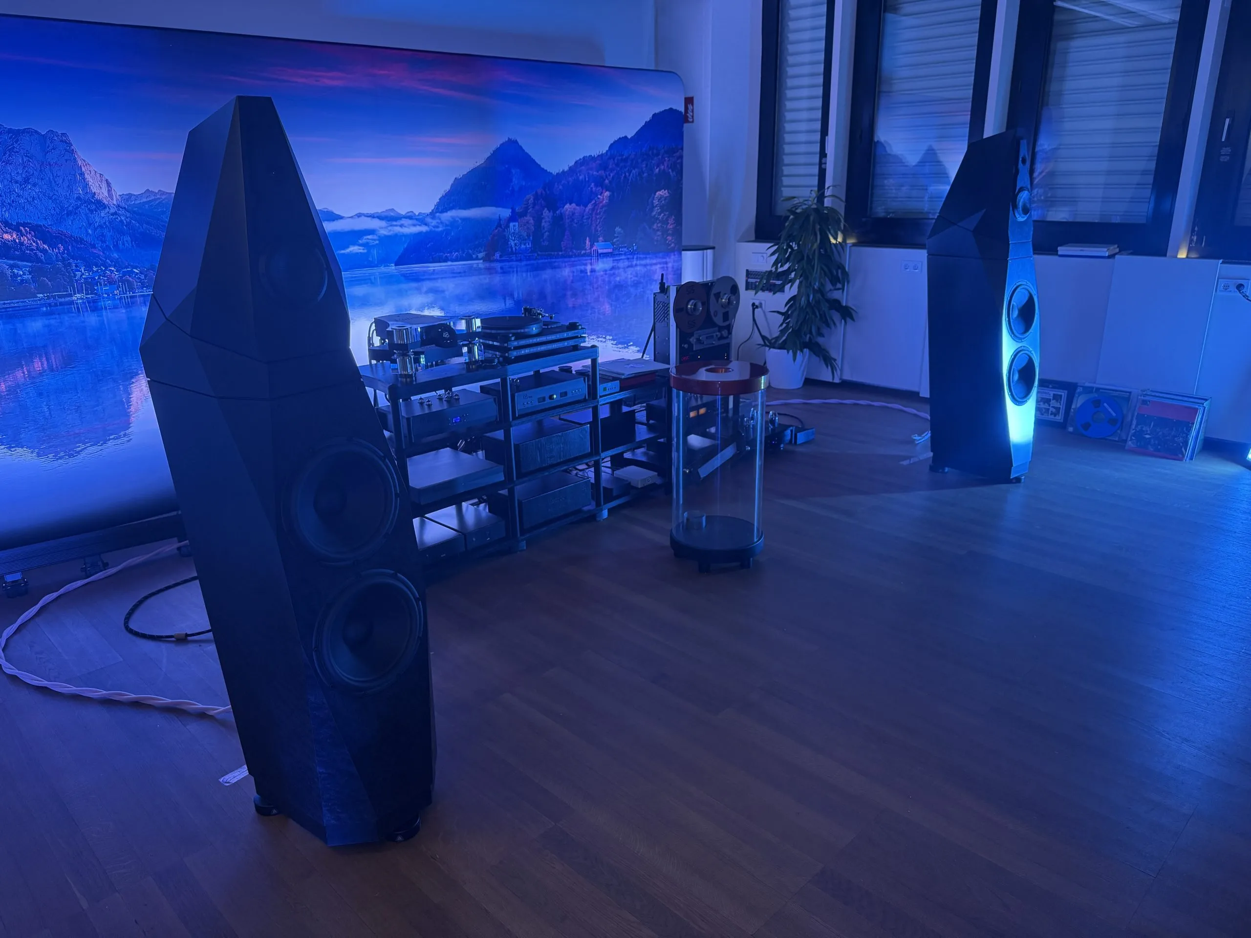 A moodily lit Avalon Saga Signature demonstration room at Vienna High End 2026.