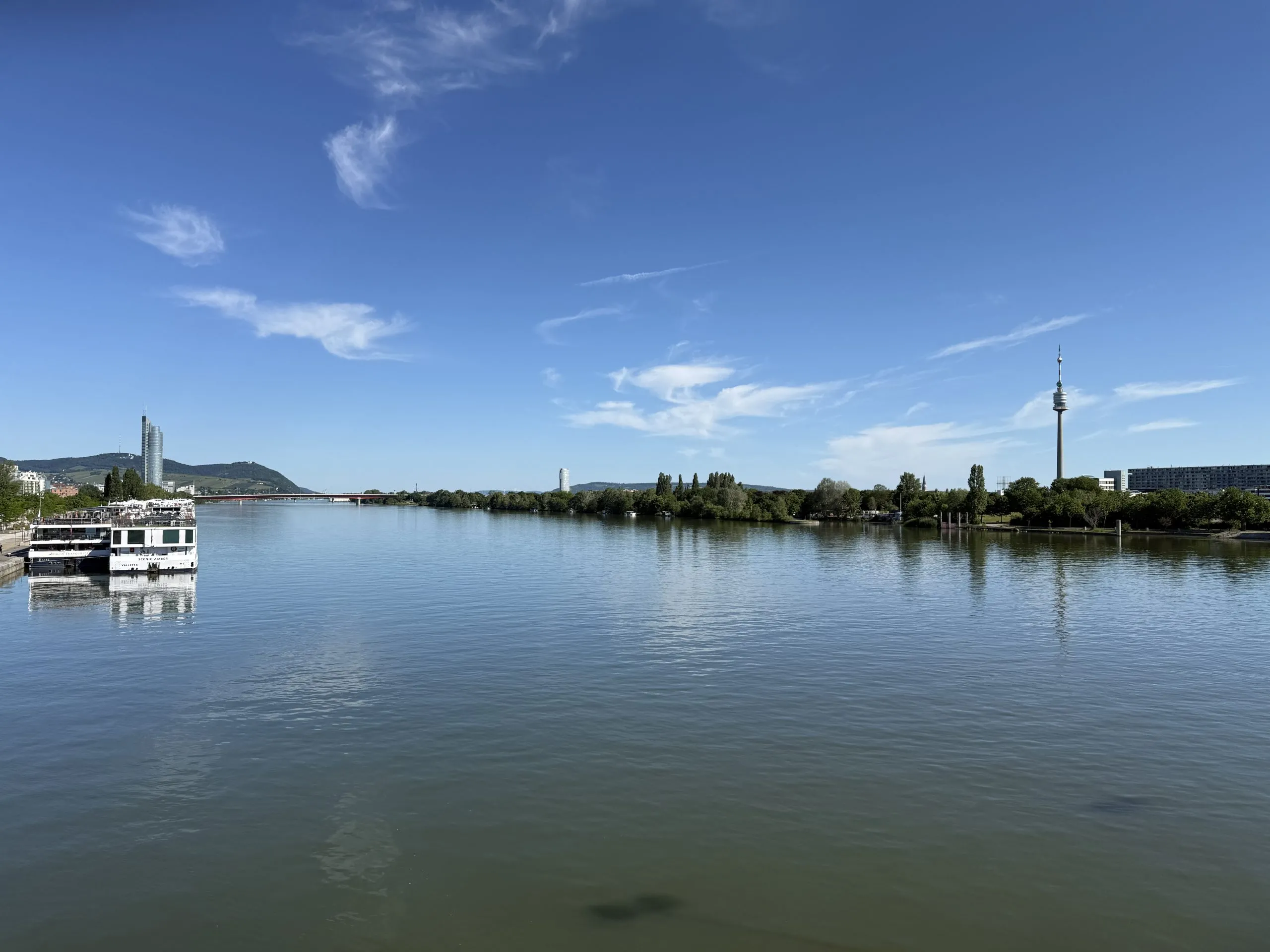 A large lake in Vienna.